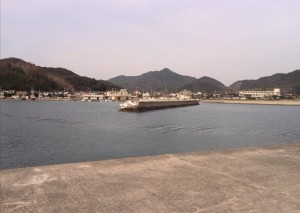 吉母港